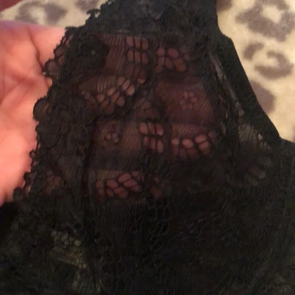 Free People Intimately Lace Plunge Bra in Black Size 34B